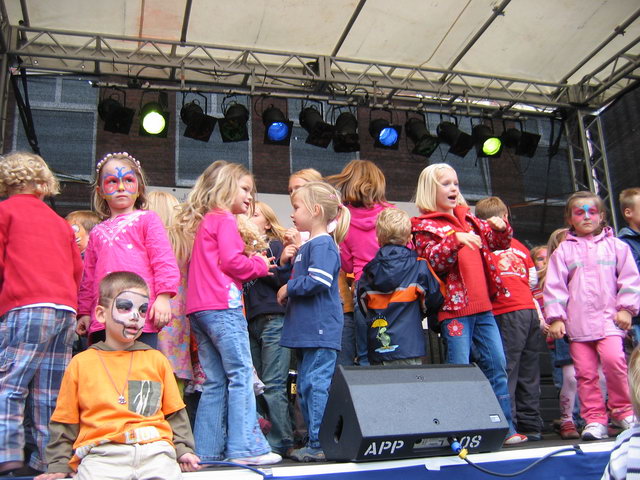 gal/2007/2007 Ruettenscheider Kinderfest/2007 Saitentwist Ruettenscheider Kinderfest 1.9. 395.jpg